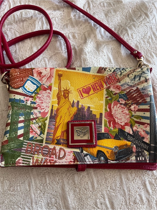 Sharif Handbags - VTG Sharif Multicolor New York Collage Crossbody Bag with Red Trim